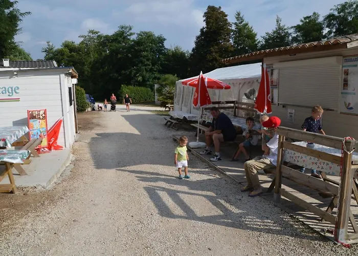Camping La Venise Du Bocage 3*