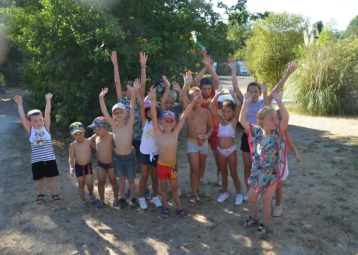 Camping La Venise Du Bocage Nesmy