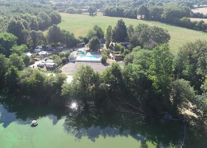 Camping La Venise Du Bocage 3*
